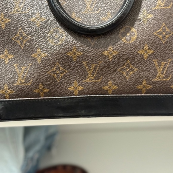 Louis Vuitton Alma *Dyed Leather* - Picture 3 of 6